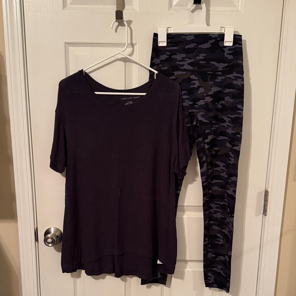 Aerie Black and Blue Camo Leggings